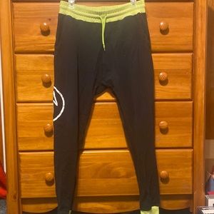 Vintage zumba pants green/back gently used RARE in good condition